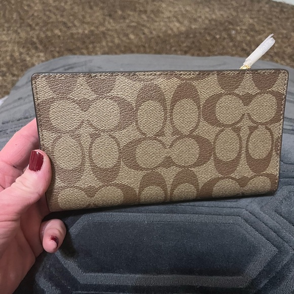 Coach signature zip wallet - Picture 1 of 12